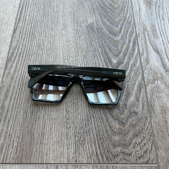 otra ollie clear blue oversized flat top shield statement sunglasses eyewear NEW - Picture 3 of 4